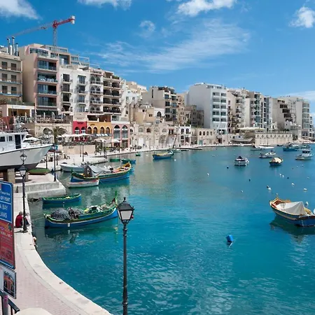 Bright, Spacious And Right In The Center Apartment San Ġiljan
